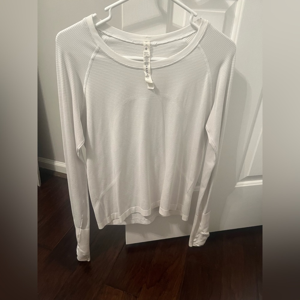 Swiftly Tech Long-Sleeve Shirt 2.0 Race length white size 10